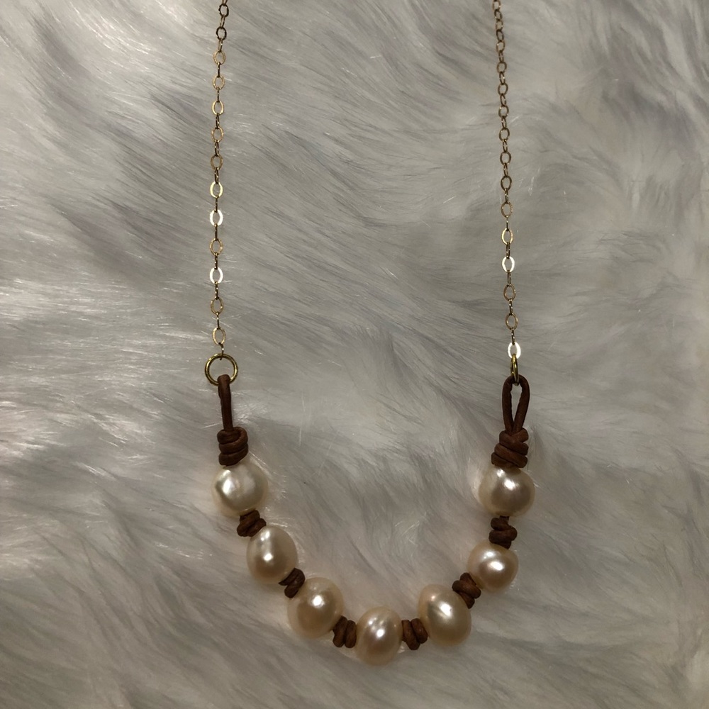 Freshwater pearl & leather necklace